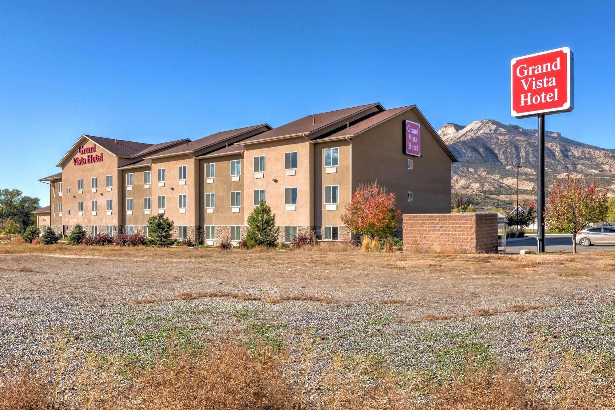 Grand Vista Hotel Parachute Exterior photo